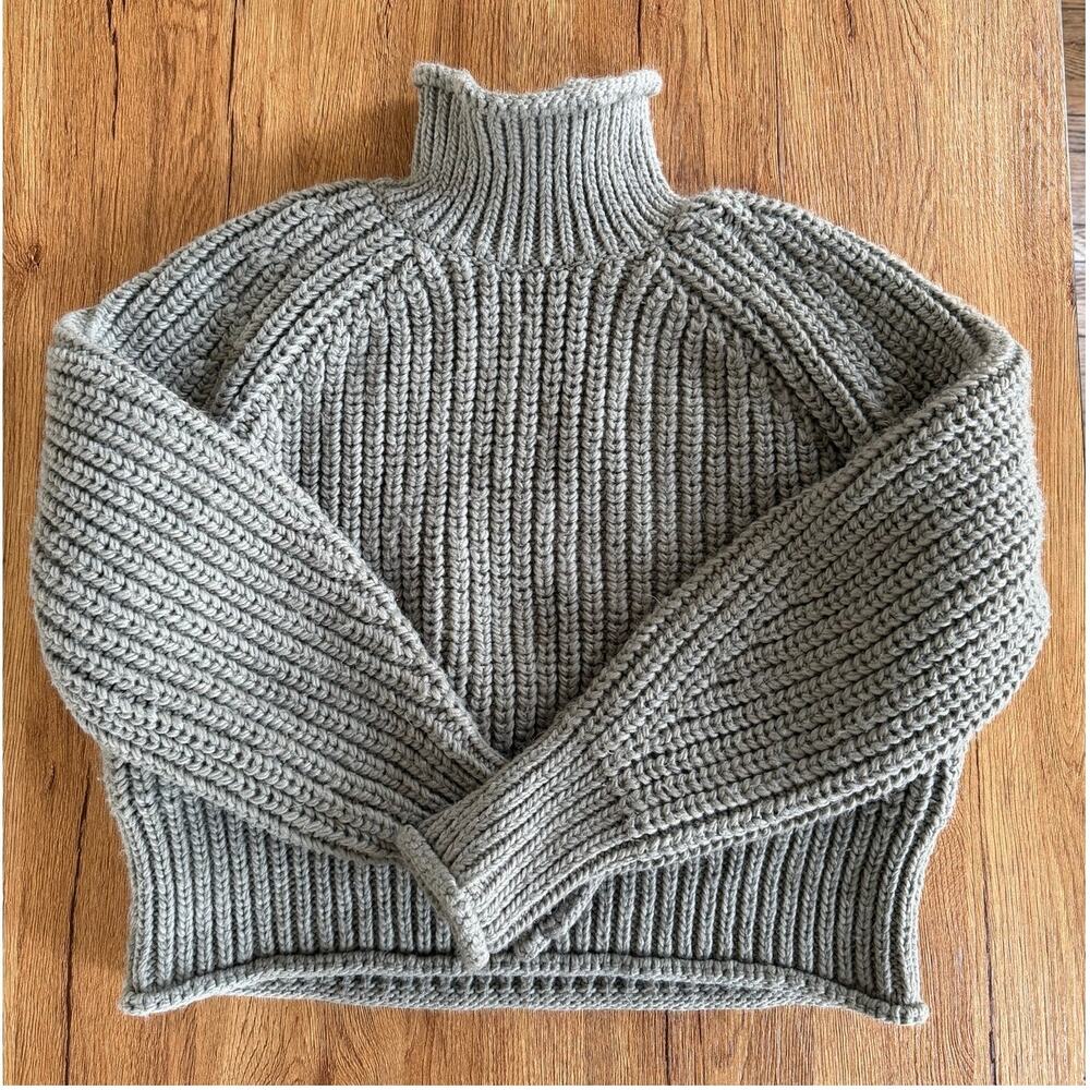 H&M Sage Green Mock Turtleneck Chunky Sweater Size M
